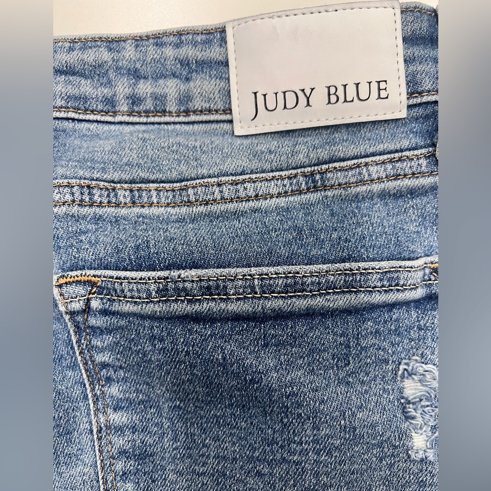 Classic High-Rise Light Blue Distressed Women's Jeans - Picture 9 of 11